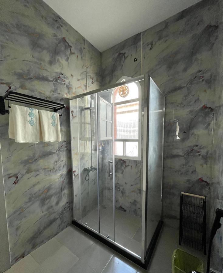 Deluxe Apartment Маскат Екстериор снимка