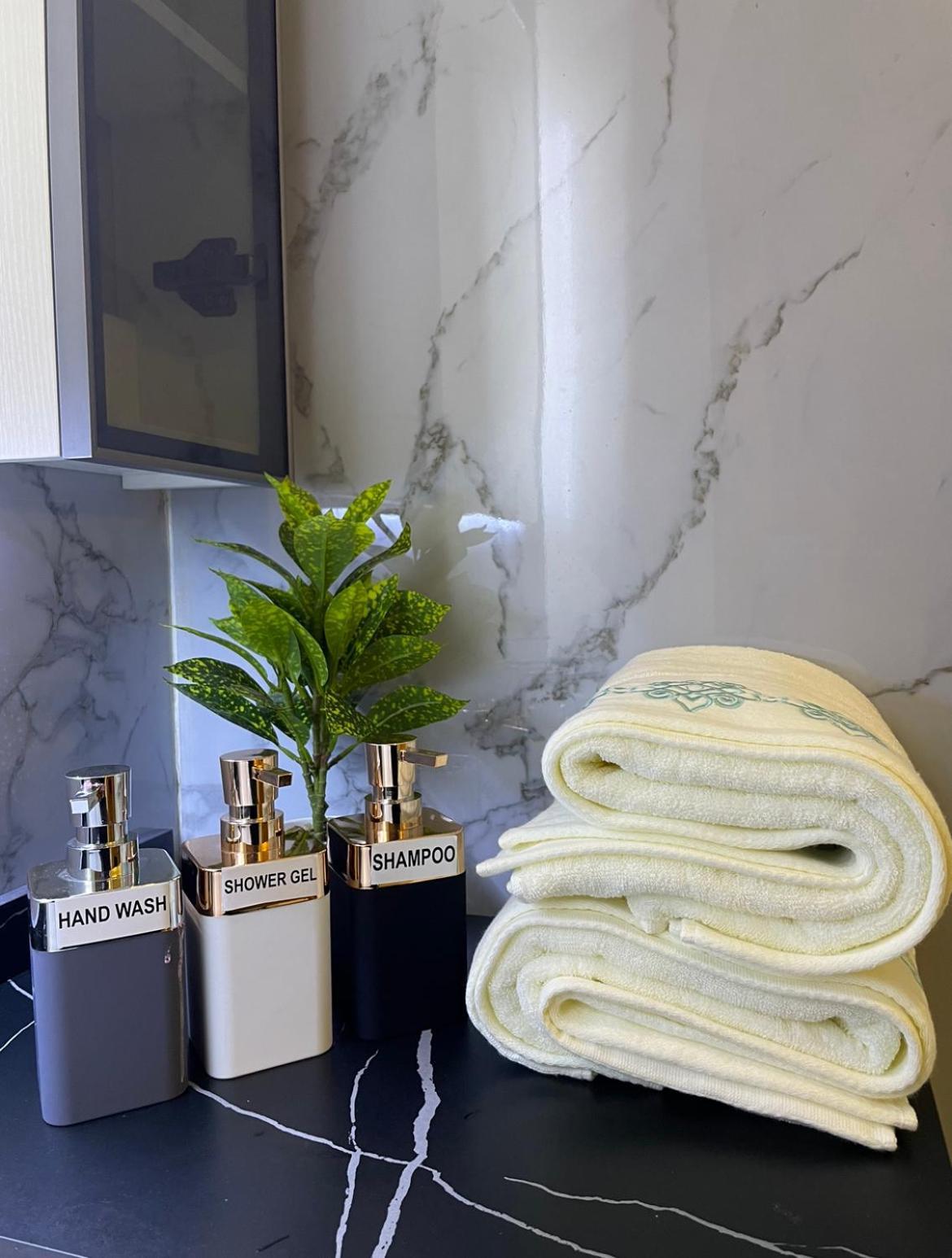 Deluxe Apartment Маскат Екстериор снимка